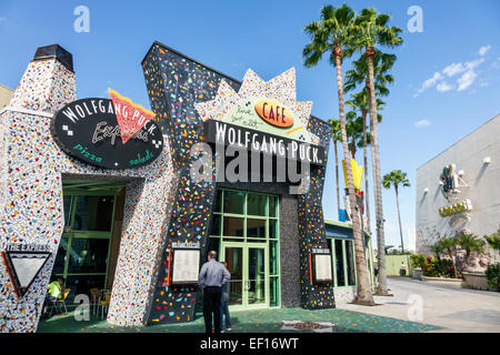 Orlando Florida, Lake Buena Vista, Downtown Disney Springs, Shopping Shopper Shopper Shop Shops Markt Märkte Marktplatz Kauf Verkauf, Einzelhandelsgeschäfte Stockfoto