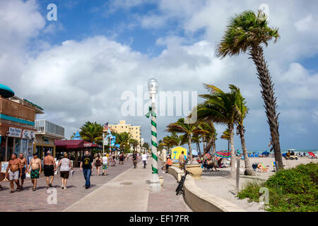 Hollywood Florida, North Broadwalk, Promenade, Fußgängerzone, Wandern, Strand am Atlantischen Ozean, Unternehmen, FL141123004 Stockfoto