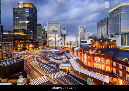 Tokyo, Japan Stadtbild im Bezirk Marunouchi und Tokyo Station. Stockfoto