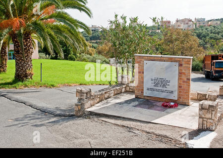 Am Straßenrand Denkmal in Galatas, Kreta, den Männern die Welch Regiment der britischen Armee, gestorben in der Schlacht für Kreta 1941 Stockfoto