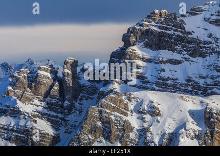 Winterlandschaft der Berge in Österreich Stockfoto