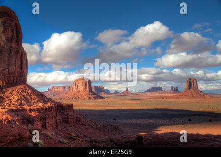 Übersicht von Norden Fenster übersehen, Elephant Butte (links), Monument Valley Navajo Tribal Park, Utah, USA Stockfoto