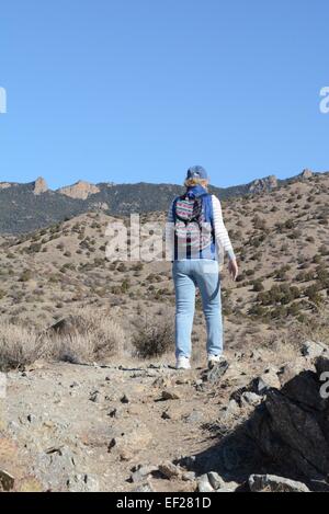 Spaß am Tag auf der Westseite der Sandia Berge für 84 Jahre alte Frau. Stockfoto