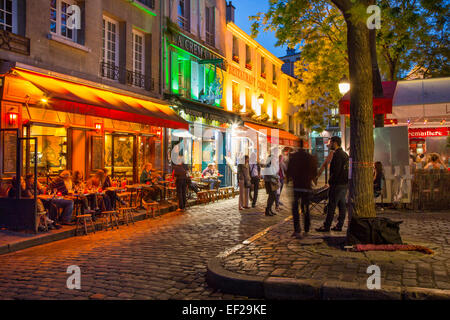 Abendstimmung in Place du Tertre, Montmartre, Paris, Frankreich Stockfoto