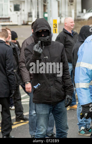 Kent, UK. 25. Januar 2015.  Rechtsextreme Protest gegen illegale Einwanderer in Dover Credit: Guy Corbishley/Alamy Live News Stockfoto