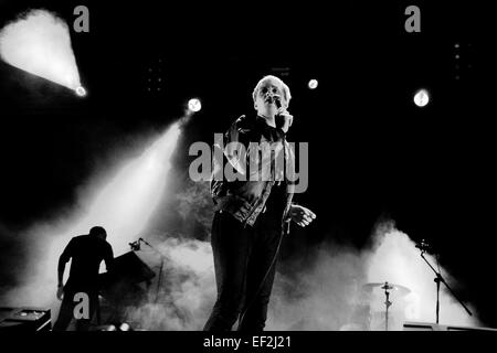 BARCELONA - Juni 1: The Drums Band auf San Miguel Primavera Sound Festival am 1. Juni 2012 in Barcelona, Spanien führt. Stockfoto