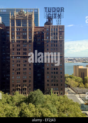 NEW YORK, NY, USA - 12. Oktober 2013: Tudor City bei den Vereinten Nationen in Manhattan, New York, NY, USA am 12. Oktober 2013. Stockfoto
