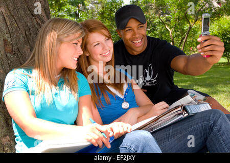 Drei Freunde im freien Studium Stockfoto