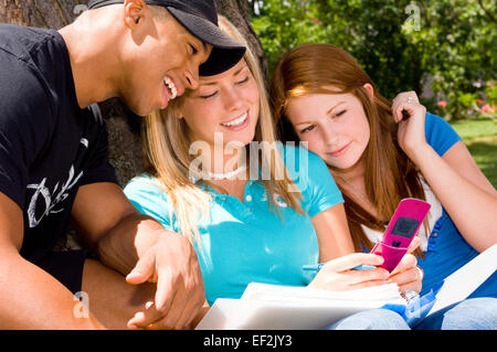 Drei Freunde im freien Studium Stockfoto