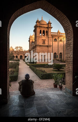 Historisches Gebäude der Islamia College Peshawar eines der ältesten Hochschule in Khyber Pukhtunkhuwa Provinz, Pakistan. Stockfoto