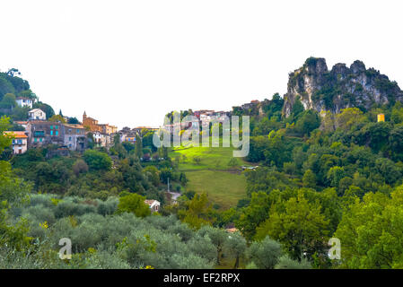 Blick auf Dorf finestre in der Provence Frankreich Stockfoto