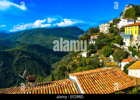 Blick auf Dorf finestre in der Provence Frankreich Stockfoto