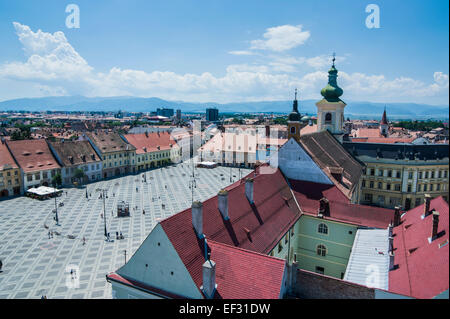 Blick über den Hauptplatz vom Turm des Rates oder der Turnul Sfatului, UNESCO-Welterbe, Sibiu, Rumänien Stockfoto