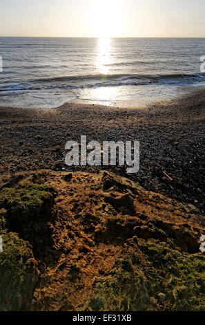 Grange Chine, Isle Of Wight, vermittelt Wasser Buddle Bach in der Nähe von Brighstone bis zum Meer neben Grange Farm und Urlaub Stellplatz Stockfoto