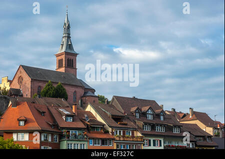 Blick auf die Stadt Laufenburg mit der Heiliggeistkirche, Laufenburg, Schwarzwald, Baden-Württemberg, Deutschland Stockfoto