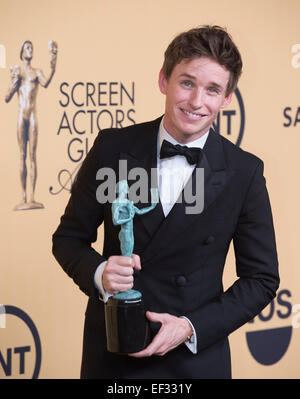 Los Angeles, Kalifornien, USA. 25. Januar 2015. Schauspieler Eddie Redmayne gewinnt der beste Schauspieler im Film an der 21. Annual Screen Actors Guild Awards im Shrine Auditorium in Los Angeles, Kalifornien, am 25. Januar 2015. © Yang Lei/Xinhua/Alamy Live-Nachrichten Stockfoto