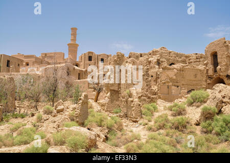 Ruinen der alten Häuser im Dorf Kharanaq im Iran Stockfoto