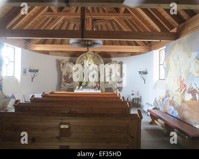 Die Kapelle Maria Heimsuchung liegt in der Nähe der Zugspitze Gletscher auf etwa 3000 Meter über dem Meeresspiegel. Es wurde 1981 von Joseph Ratzinger, der später Papst Benedict XVI. geweiht. Abgebildet im Oktober 2014. Stockfoto