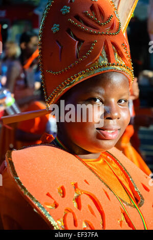 LONDON, UK - 28. August 2005: Porträt des lächelnden jungen auf dem Notting Hill Carnival Stockfoto