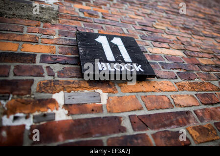 Oswiecim, Polen. 26. Januar 2015. Block 11 des ehemaligen Nazi-deutschen Konzentrations- und Vernichtungslager Camp KL Auschwitz ich vor dem kommenden 70. Jahrestag der Befreiung des Lagers in Oswiecim, Polen, 26. Januar 2015. Foto: Rolf Vennenbernd/Dpa/Alamy Live News Stockfoto