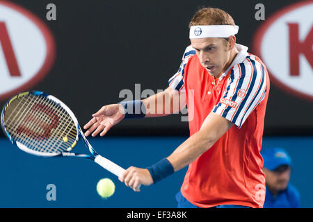 Melbourne, Australien. 26. Januar 2015. Gilles Muller (LUX) in Aktion in einem 4. Runde match gegen 1. Samen Novak Djokovic (SRB) am Tag acht des 2015 Australian Open Grand-slam-Tennis-Turnier im Melbourne Park in Melbourne, Australien. Sydney Low/Cal-Sport-Medien. Bildnachweis: Csm/Alamy Live-Nachrichten Stockfoto