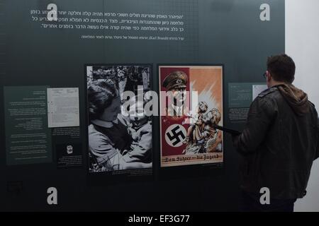 Kibbuz Lochame Hagetaot, Israel. 26. Januar 2015. Das United States Holocaust Memorial Museum Wanderausstellung "Deadly Medicine: Erstellen der Herrenrasse ', öffnet für die Anzeige im Ghetto Fighters' House Museum im Kibbuz Lochame Hagetaot, der Ghetto-Kämpfer Kibbuz im westlichen Galiläa. Die Ausstellung untersucht Nazi-Nutzung der Wissenschaft, Verfolgung, Mord und Völkermord zu legitimieren. Bildnachweis: Nir Alon/Alamy Live-Nachrichten Stockfoto