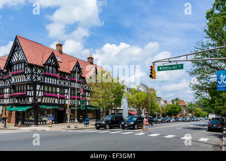 Nassau Street an der Kreuzung und Witherspoon Street in der Innenstadt von Princeton, New Jersey, USA Stockfoto