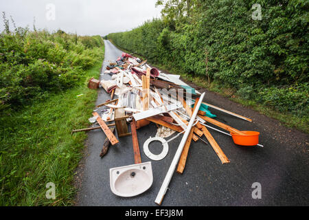 England, Sussex, fliegen auf kleine Landstraße kippen Stockfoto