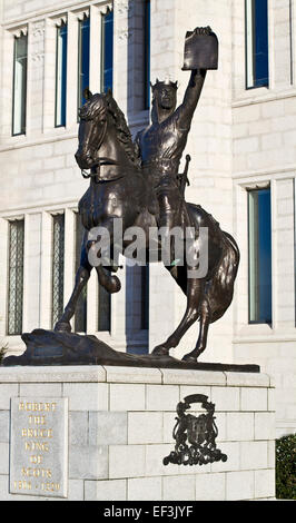 Statue von König Robert the Bruce (König der Schotten), außerhalb Marischal College in Aberdeen Stadtrat Headquarter, Schottland Stockfoto