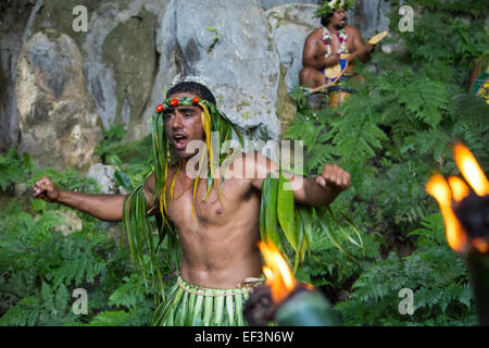 Französisch-Polynesien, Austral-Inseln (aka The Tuha'a Pae), Tupua'i Inseln, Insel Rurutu. Seltene folkloristische Leistung. Stockfoto
