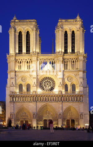 Abends Blick auf Notre Dame de Paris, Frankreich Stockfoto