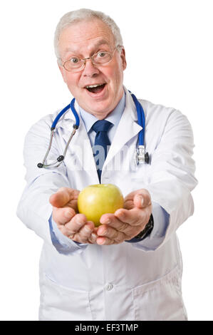 Arzt hält einen Apfel Stockfoto