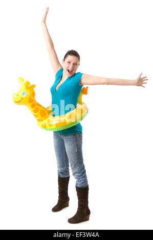 Frau mit Kinderspielzeug Wasser um ihre Taille Stockfoto