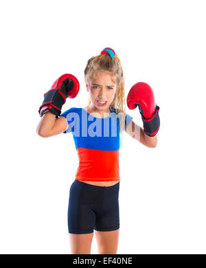 Boxer Kind blondes Mädchen mit lustigen Scherz aggressive Geste Ausdruck Boxhandschuhe Stockfoto