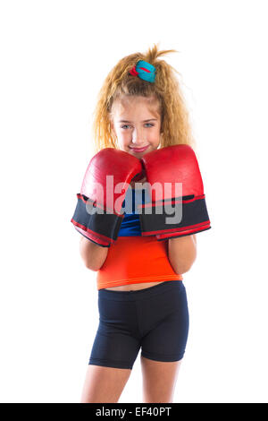 Boxer Kind blondes Mädchen mit lustigen Boxhandschuhen auf weißem Hintergrund Stockfoto