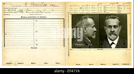 Anthropometrische Datenblatt (beide Seiten) von Alphonse Bertillon (1853 – 1914), ein Pionier der Kriminalpolizei, Erfinder der Anthropometrie, erster Leiter der forensischen Identification Service des Prefecture de Police in Paris (1893). Stockfoto