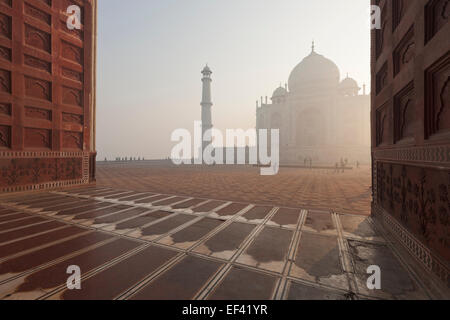 Agra, Indien. Taj Mahal bei Sonnenaufgang