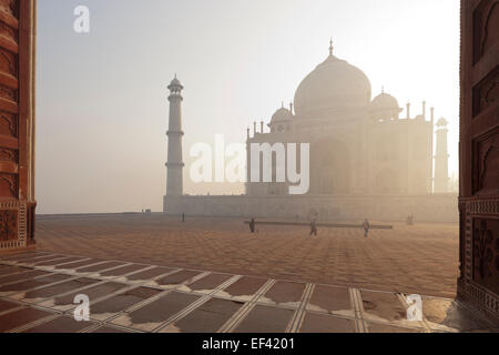 Agra, Indien. Taj Mahal bei Sonnenaufgang