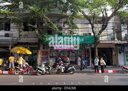 Tesco Lotus Express Charoen Krung Road Bangkok Stockfoto