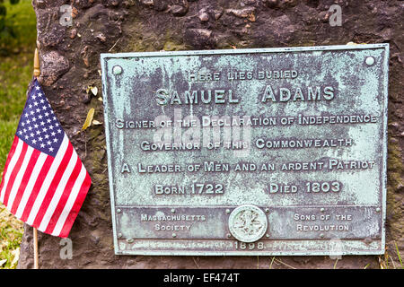 Grabstein auf dem Grab von Samuel Adams, Old Granary Burying Ground, Tremont Street, Boston, Massachusetts, USA Stockfoto