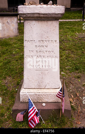 Grabstein auf dem Grab von Paul Revere, Old Granary Burying Ground, Tremont Street, Boston, Massachusetts, USA Stockfoto