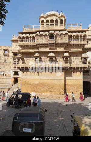 Jaisalmer, Indien. Maharaja Palast in Jaisalmer Fort. Ein Teil davon befindet sich das Fort Palace Museum Stockfoto