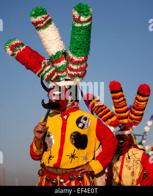 Eine Tänzerin verkleidet als Saint James aus Chocaman, Veracruz, Mexiko. Stockfoto