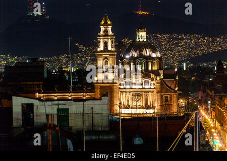 Plaza de Santa Domingo Kirchen Lichter Zocalo Zentrum von Mexico City Christmas Night Stockfoto