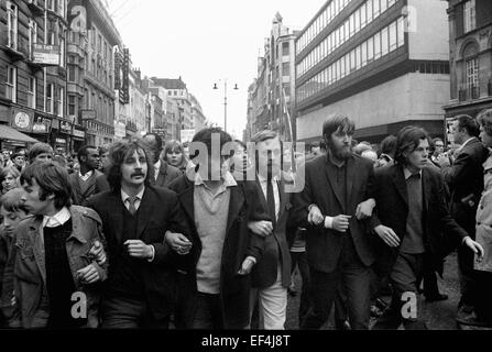 Demonstranten am Anti-Vietnamkrieg Rallye London 1968 Stockfoto