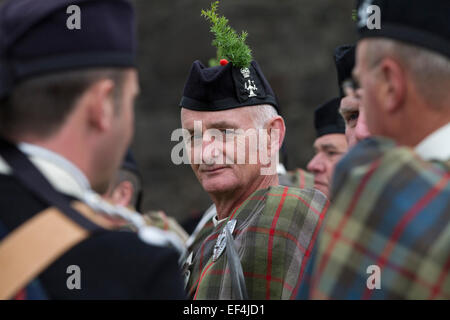 Mitglieder von Atholl Highlanders, Europas einzige private Armee, Schlange vor Pipefest Stirling, eine Veranstaltung bei Stirling C Stockfoto