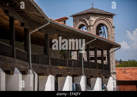 Fassade der Kirche des Klosters Deçan, Kosovo. Stockfoto