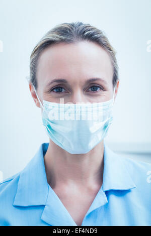 Zahnärztin tragen Mundschutz Stockfoto