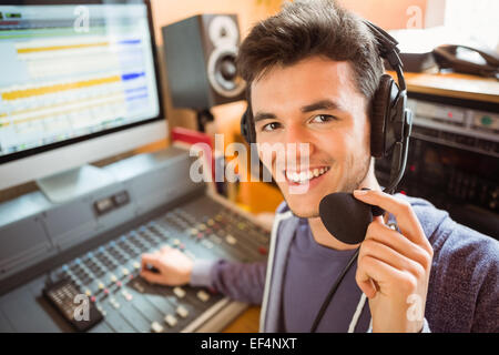 Porträt von einer Studentin Mischen von audio Stockfoto