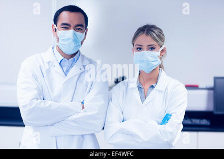 Informatik-Studenten tragen von Schutzmasken Stockfoto